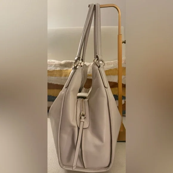 Coach Madison Carlyle Shoulder Bag Chalk Leather F37637 Hobo Tote Purse - Picture 4 of 15